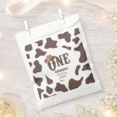 カウボーイハットワン最初のロデオ1番目の誕生日パーティー フェイバーバッグ (クリップ留めされた状態)