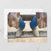 カウボーイブーツをフェンスに ポストカード (正面/裏面)