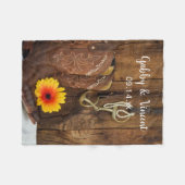 カウボーイブーツ、デイジーと馬ビットカントリーの結婚式 フリースブランケット (正面(横))