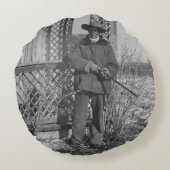 カウボーイランチャーまたは旧西のカナダの法律 ラウンドクッション (裏面)