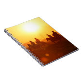 カウボーイ服の衣装wとしてのライダーのシルエット ノートブック (右側)