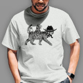 カウボーイ猫がネズミに乗るウエスタンライン Tシャツ