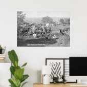 カウボーイ食べズののまわりにキャンプ場写真 ポスター (ホームオフィス)