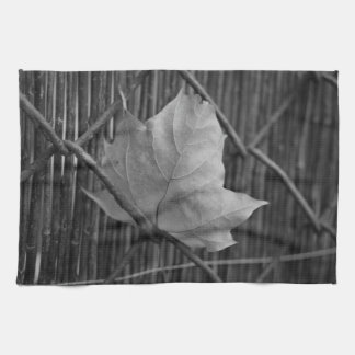 カエデの乾いた葉 – タオル