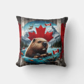 カエデの葉の背景の前のカナダビーバー クッション (正面)