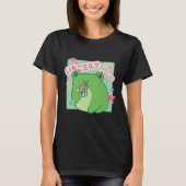 カエルいちご牛乳を飲む Tシャツ (正面)