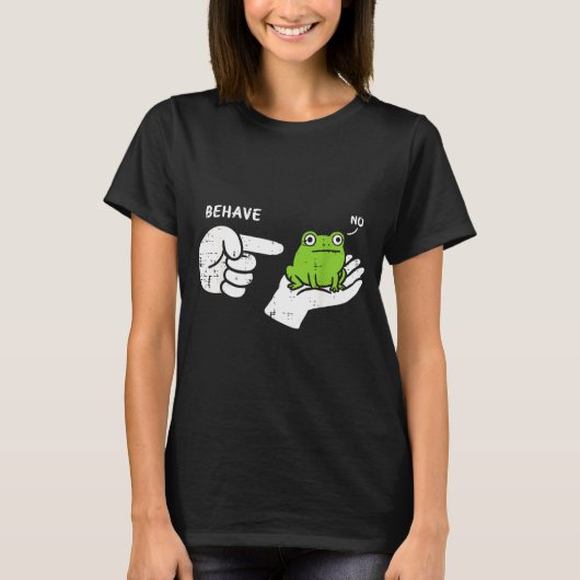 カエルが手で面白い行動をする メンズ レディース 漫画風 Tシャツ (正面)