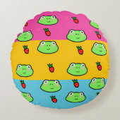 カエルとイチゴの恋人 ラウンドクッション (正面)