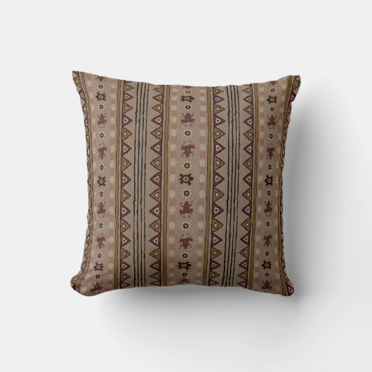 カエルとカメの幻想的な部族ストライプ クッション (正面)