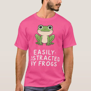 カエルに気を取られる Tシャツ