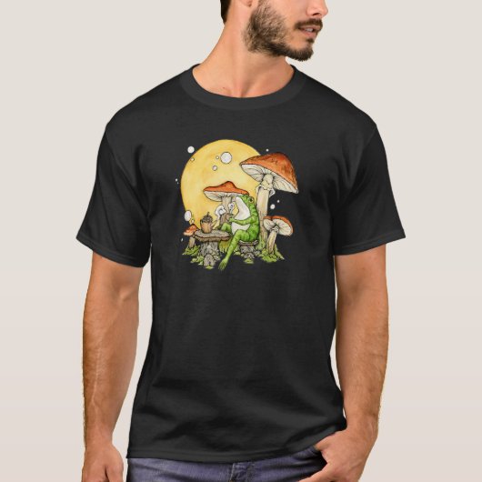 カエルのキノコ茶を飲む月水陸両生 Tシャツ (正面)