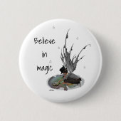 カエルのピンボタン付きボーイレインフェアリー 缶バッジ (正面)