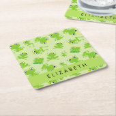 カエルの柄、グリーンカエル、カエルの王子、お名前 スクエアペーパーコースター (アングル)