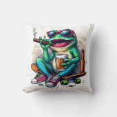 カエルはスケートボードでドリンクでパーティー! クッション (正面)