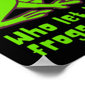 カエルはパチンと鳴おもしろいき声をあげた ポスター (角)