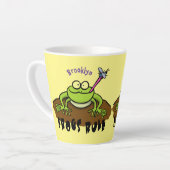 カエルは緑のおもしろいカエルの漫画を支配 カフェラテマグ (左アングル)