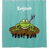 カエルは緑のおもしろいカエルの漫画を支配 シャワーカーテン (正面)