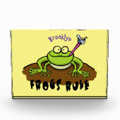 カエルは緑のおもしろいカエルの漫画を支配 フォトブロック (正面)