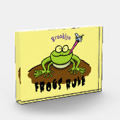 カエルは緑のおもしろいカエルの漫画を支配 フォトブロック (左)