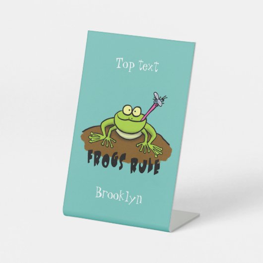カエルは緑のおもしろいカエルの漫画を支配 台座サイン (正面)