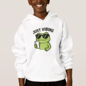 カエルセルフィーTシャツ「Just Vibing」 (正面)