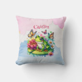 カエルパーソナライズされた、花と蝶ベビー クッション (正面)