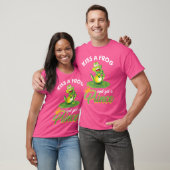 カエル恋人プリンセスおとぎ話の信者キスをするF Tシャツ (ユニセックス)