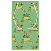 カエル抱き枕 スモールペーパーバッグ (裏面)