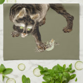 カエル日本のを捕まえる猫 キッチンタオル (折り畳み)