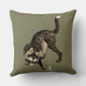 カエル日本のを捕まえる猫 クッション (裏面)