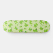 カエル柄、かわいいカエル、グリーンカエル、カエルの王子 スケートボード (横)