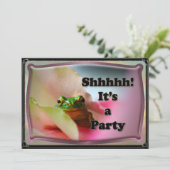 カエル隠れサプライズパーティー招待状 招待状 (スタンド正面)