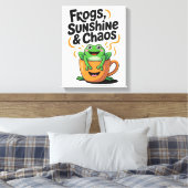 カエル、サンシャイン&カオス – コーヒーカップのかわいいカエル キャンバスプリント (インサイチュ (寝室))