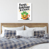 カエル、サンシャイン&カオス – コーヒーカップのかわいいカエル キャンバスプリント (インサイチュ (寝室))