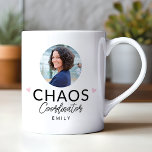 カオスコパーソナライズされたーディナモダンーコーヒーマグ コーヒーマグカップ<br><div class="desc">カオスコーディネーターパーソナライズされたのコーヒモダンーマグとスタイル!このミニマモダンリストマグは、混沌の中で繁栄するイベントプランナーやママの精神を完璧に捉えたおもしろいスクリプトデザインを備えている。それは計画の要求を巧みに操る誰にとっても結婚理想的な贈り物である。</div>