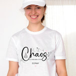 カオスモダンコーディネーターウェディングプランナー Tシャツ<br><div class="desc">カオスコーディネーターのウェディングプランナーTモダンシャツで組織的なカオスを受け入れる。白黒でお洒落は、このデザインは、メイド・オブ・オーナー（花嫁付き添い人）または任意のイベントプランナー超並以下に最適である。ピンクのヒントと甘さのtouchを追加祝、完璧な一日を調整する彼らの貴重な役割。ノウハウと献身を称えモダンるのは可愛くて形見だ。</div>
