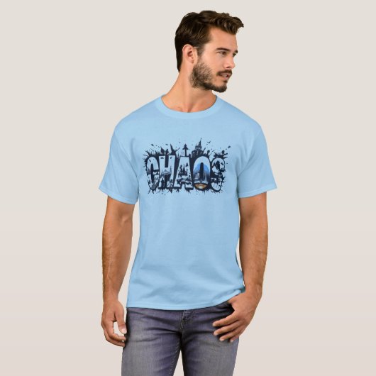 カオス – 太字のライトブルーグラフィックTシャツ Tシャツ (正面フル)
