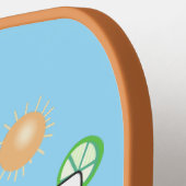 カクテルを添えたパーソナライズされたオウム ピックルボールラケット (左詳細)