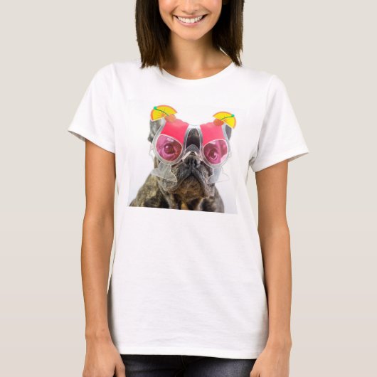 カクテルグラスを持つGettyのイメージ|犬 Tシャツ (正面)