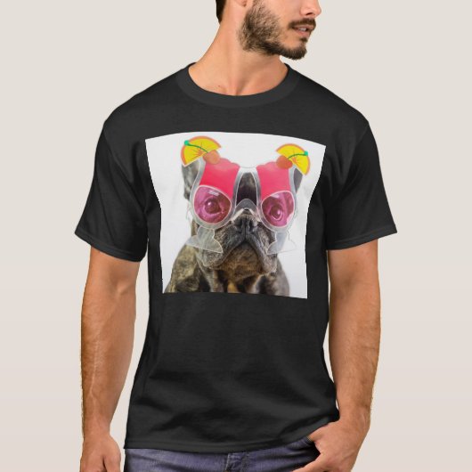 カクテルグラスを持つGettyのイメージ|犬 Tシャツ (正面)