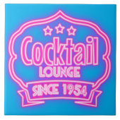 カクテルラウンジのレトロヴィンテージネオンサインが青く見える タイル (正面)