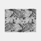 カシの木にフクロウと黒と白 フリースブランケット (正面(横))