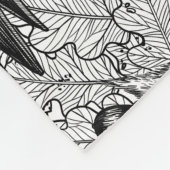 カシの木にフクロウと黒と白 フリースブランケット (角)