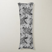 カシの木にフクロウと黒と白 ボディピロー (正面縦)