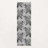 カシの木にフクロウと黒と白 ヨガマット (正面)