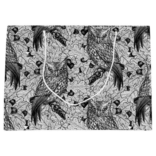 カシの木にフクロウと黒と白 ラージペーパーバッグ (正面)