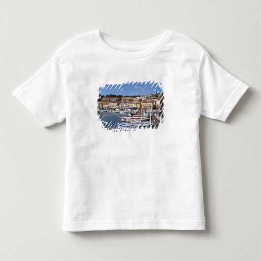 カシス村の港で。漁船と トドラーTシャツ (正面)