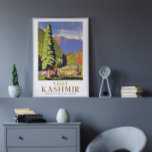 カシミール・インドを訪れる | Vintage Travelポスター ポスター<br><div class="desc">インドのカシミールへの観光を促進するデジタル修正ヴィンテージ旅行広告ポスター。お好カスタマイズみに合わせたポスターサイ縁どズ、質感、フレームをお願い。</div>