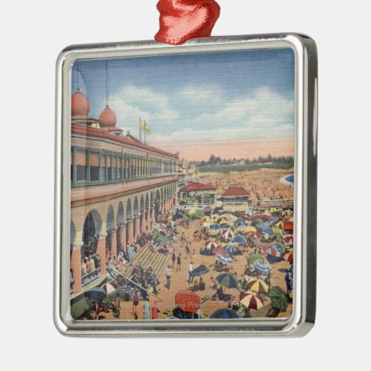 カジノの前のビーチの群集 メタルオーナメント (左)