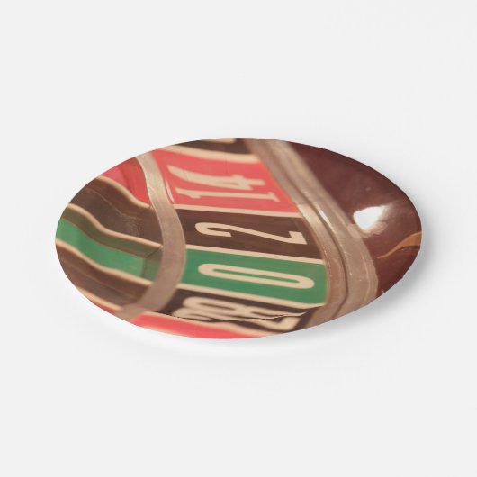 カジノ賭博ルーレットホイールヴィンテージレトロスタイル ペーパープレート (アングル)